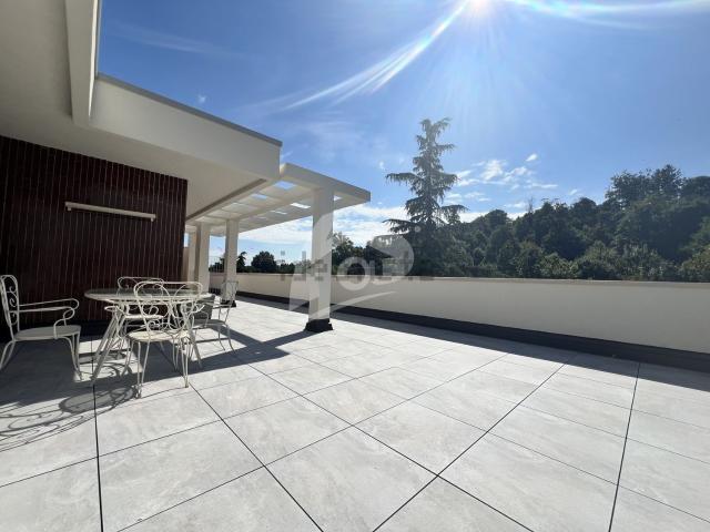 Appartamento in vendita di 158 m² in Via Silvestro Sanvito, 82