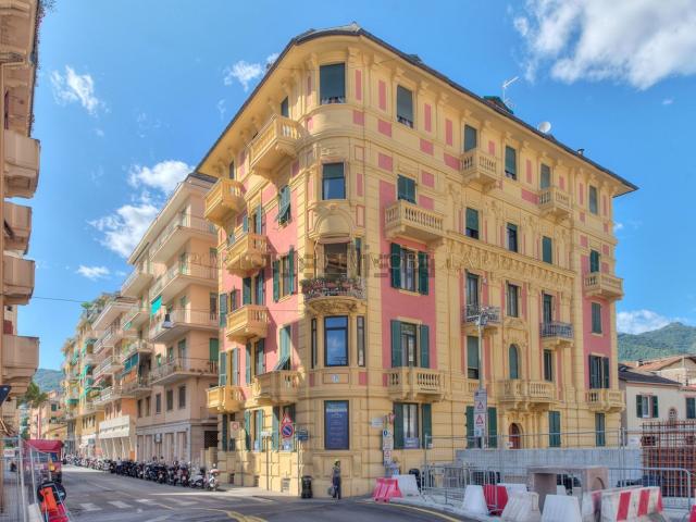 Appartamento in vendita di 158 m² in Via Pellerano Murtola
