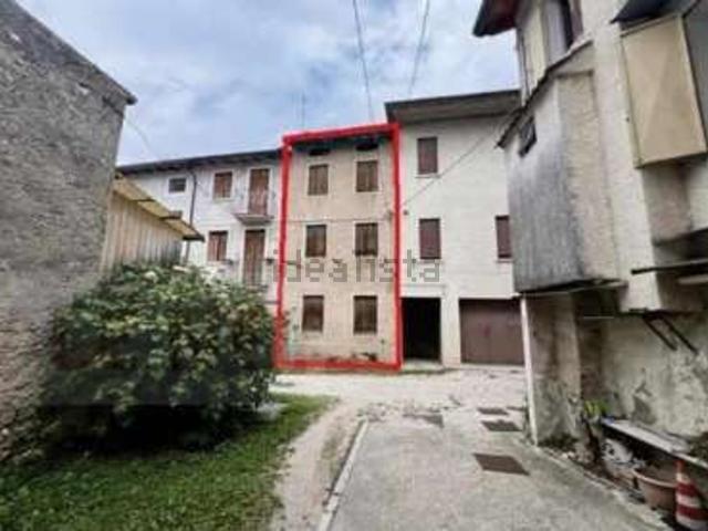 Appartamento in vendita di 158 m² in Via Romolo E Rodolfo Mazzacavallo, 36