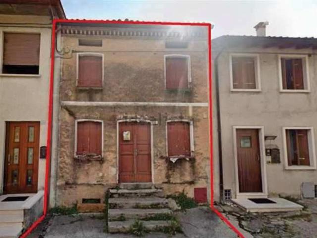 Appartamento in vendita di 158 m² in Via Romolo E Rodolfo Mazzacavallo, 36