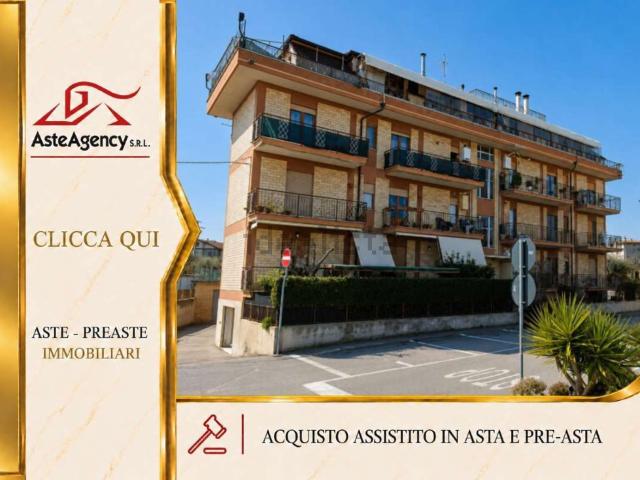 Appartamento in vendita di 158 m² in Via Ugo Foscolo, 45