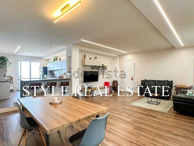 Appartamento in vendita di 158 m² in Viale Scala Greca, 483
