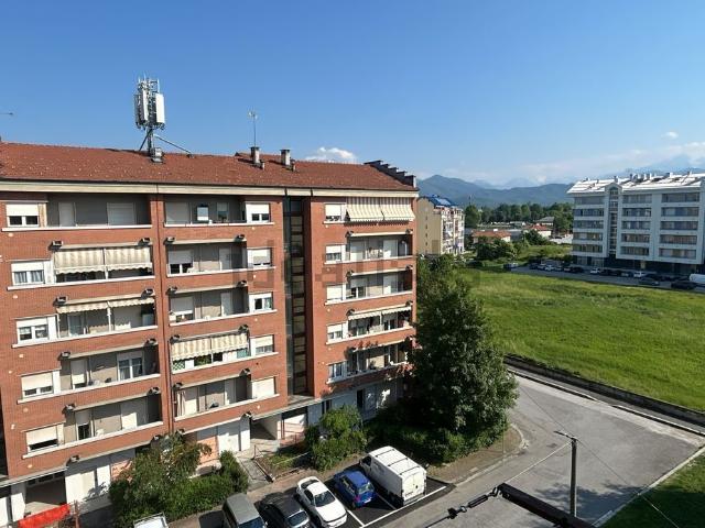 Appartamento in vendita di 140 m² in Corso Alcide de Gasperi, 43