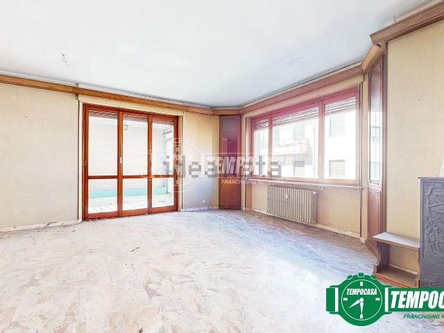 Appartamento in vendita di 159 m² in Via Cesare Battisti