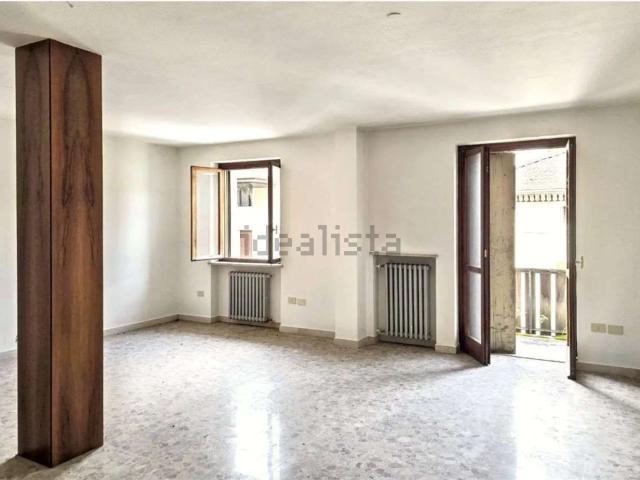 Appartamento in vendita di 159 m² in Via Crociera