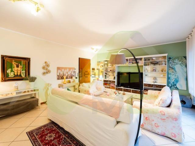 Appartamento in vendita di 159 m² in Via G.G. Trivulzio, 1