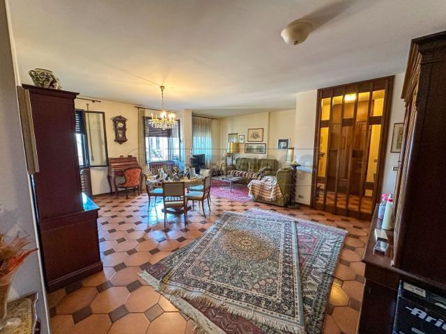 Appartamento in vendita di 159 m² in Via Dante Alighieri, 8