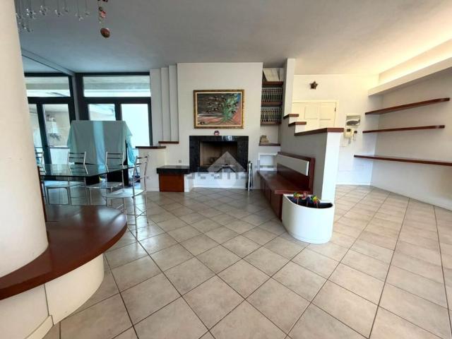 Appartamento in vendita di 159 m² in Via del Redolone, 41