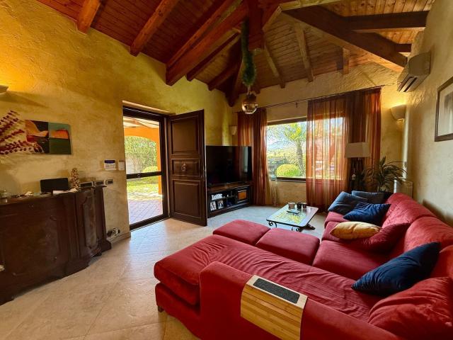 Appartamento in vendita di 159 m² in Via delle Magnolie, 4