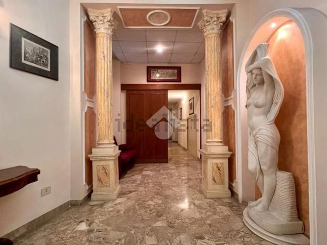 Appartamento in vendita di 159 m² in Via Francesco Siacci