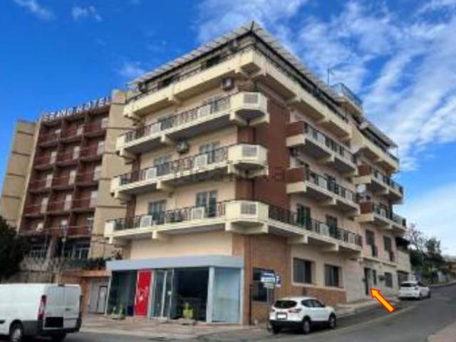 Appartamento in vendita di 159 m² in Via Orsa Minore