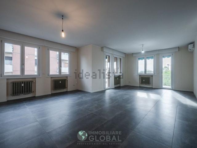 Appartamento in vendita di 159 m² in Via Ludovico Castelvetro, 67