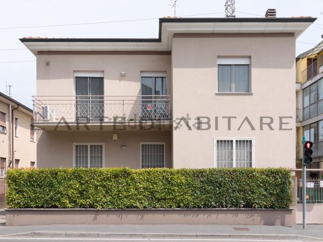 Appartamento in vendita di 159 m² in Via San Maurizio Al Lambro, 41