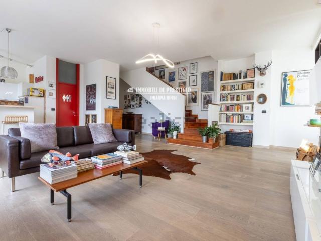 Appartamento in vendita di 159 m² in Via P. Togliatti, 31