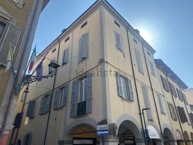 Appartamento in vendita di 159 m² in Via Trabucchi, 6