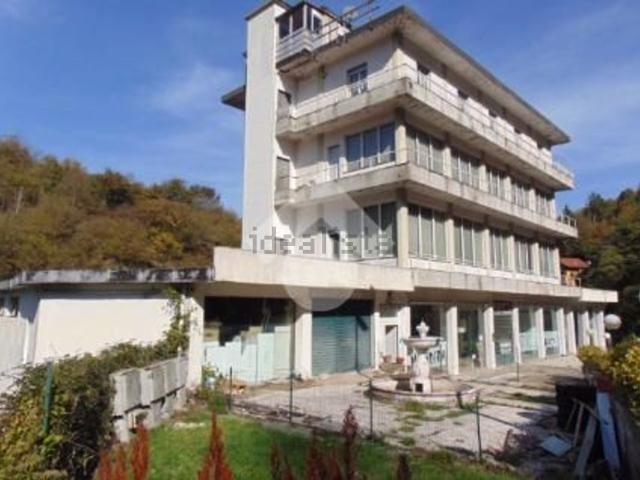 Appartamento in vendita di 160 m² in Via 25 Aprile, 109