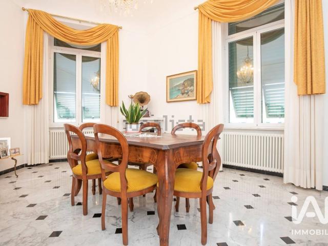Appartamento in vendita di 160 m² in Via Colombo, 16