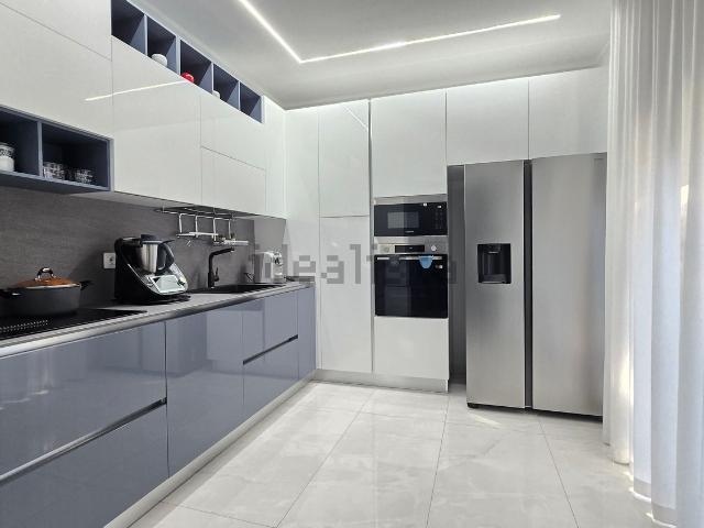 Appartamento in vendita di 160 m² in Via Cormons
