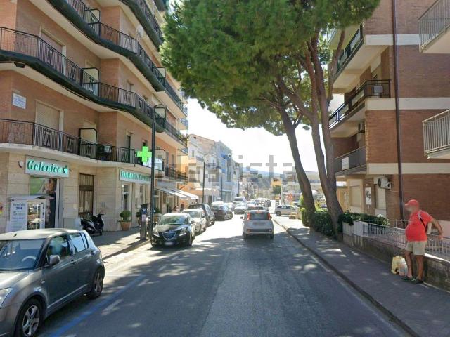 Appartamento in vendita di 160 m² in Via Corrado Alvaro, 23