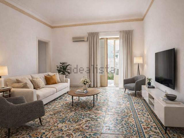 Appartamento in vendita di 160 m² in Via Cavaliere, 166