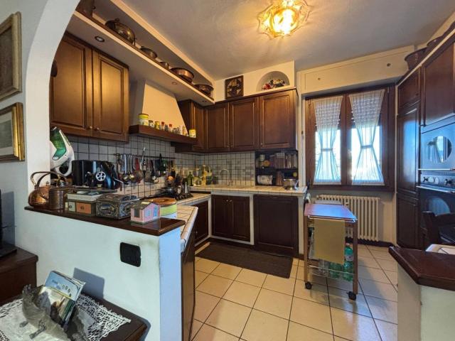Appartamento in vendita di 160 m² in Via Cavera, 25