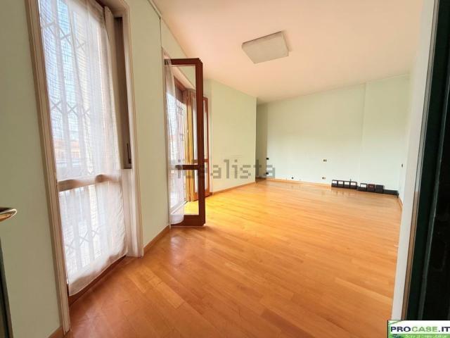 Appartamento in vendita di 160 m² in Via Carcano, 13