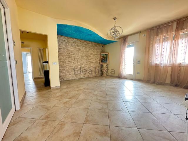 Appartamento in vendita di 160 m² in Via Chiesa