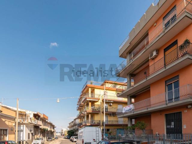 Appartamento in vendita di 160 m² in Via Circumvallazione Salvatore Sturiale, 22