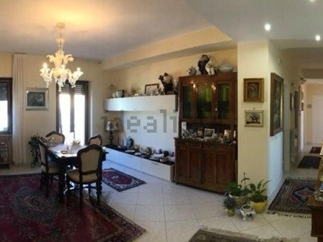 Appartamento in vendita di 160 m² in Via crispi