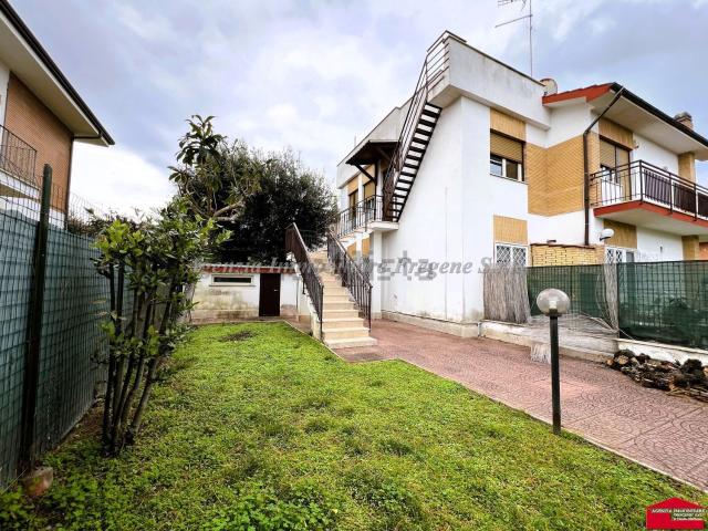 Appartamento in vendita di 160 m² in Via CUPRA MARITTIMA