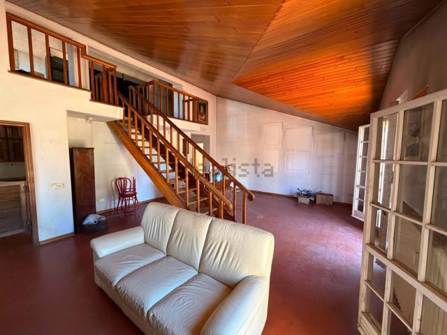 Appartamento in vendita di 160 m² in Via Antonio Rosmini, 10