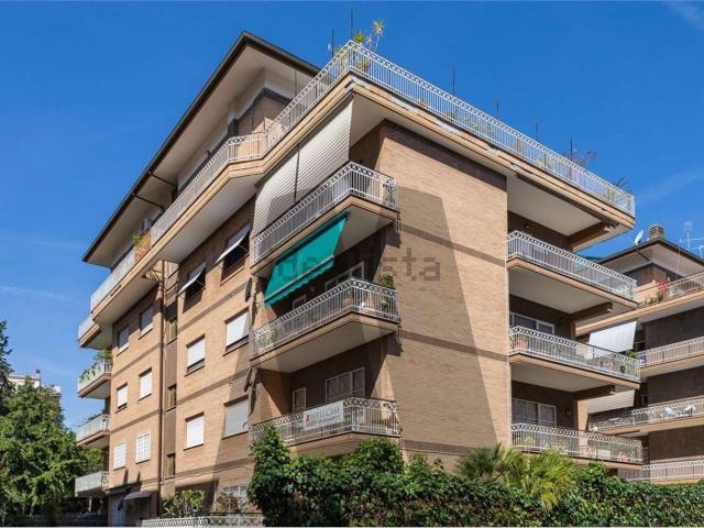Appartamento in vendita di 160 m² in Via Antonio Sogliano, 69