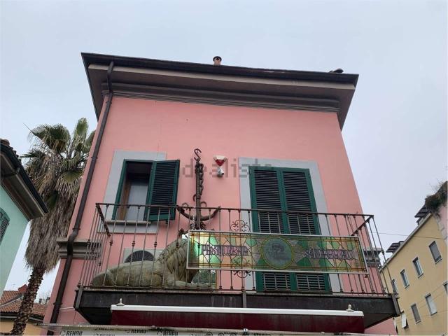 Appartamento in vendita di 160 m² in Via Abramo Lincoln, 56