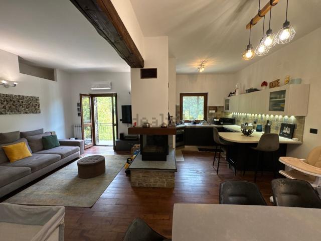 Appartamento in vendita di 160 m² in Via Adolfo da Passano, 15