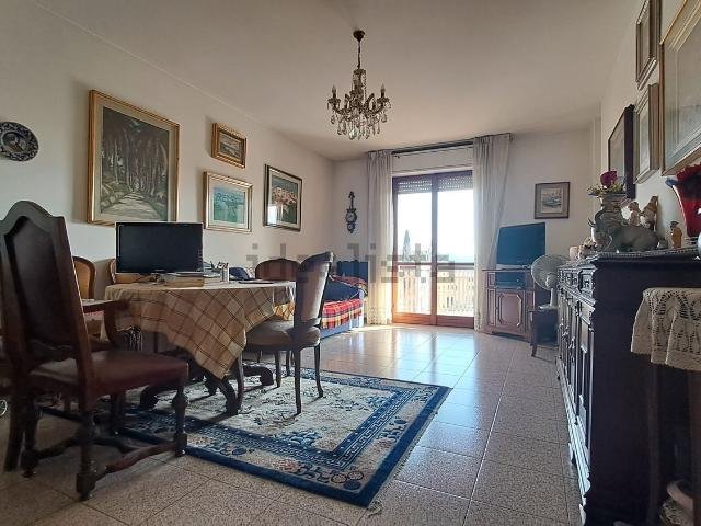 Appartamento in vendita di 160 m² in Via Adriatica