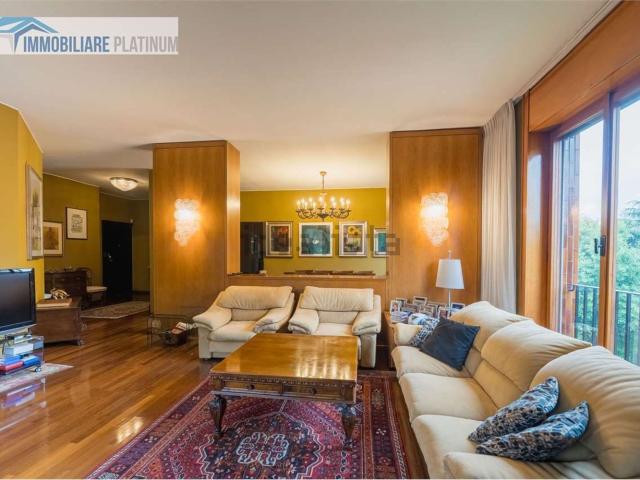 Appartamento in vendita di 160 m² in Via Albinoni, 4