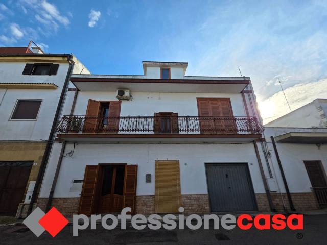 Appartamento in vendita di 160 m² in Via Alcide De Gasperi, 7