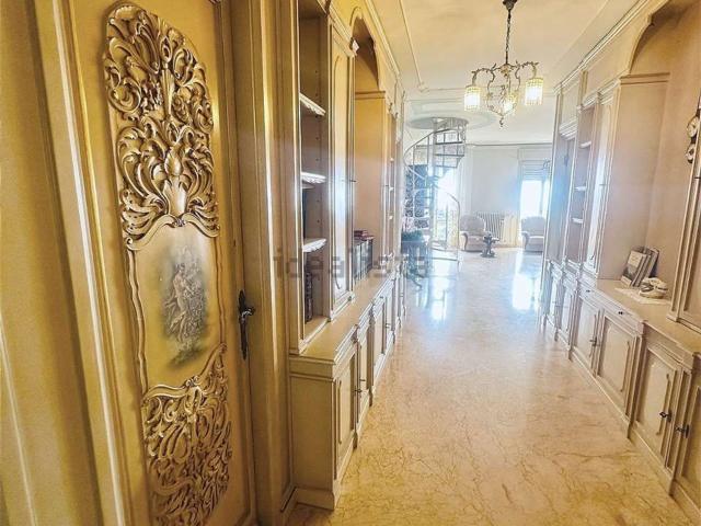 Appartamento in vendita di 160 m² in Via Arturo Gatti, 15