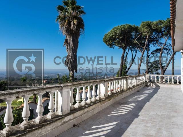 Appartamento in vendita di 160 m² in Via Arturo Toscanini, 16