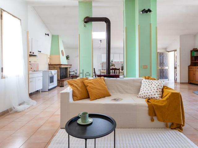 Appartamento in vendita di 160 m² in Via Aterno, 339