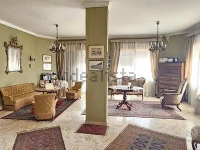 Appartamento in vendita di 160 m² in Via Battiati