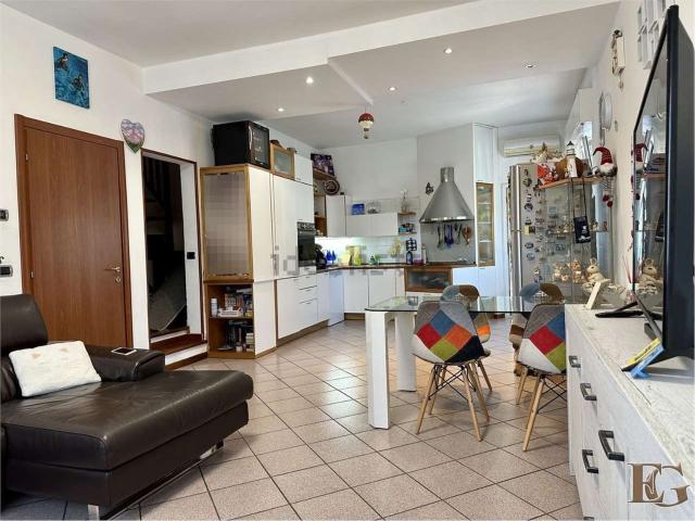 Appartamento in vendita di 160 m² in Via Binda