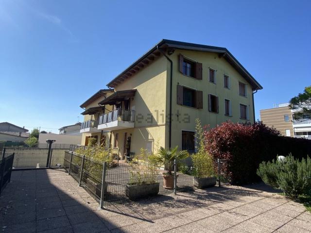 Appartamento in vendita di 160 m² in Via G. Ungaretti, 5