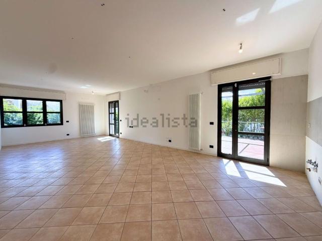 Appartamento in vendita di 160 m² in Via G. da Camino, 9