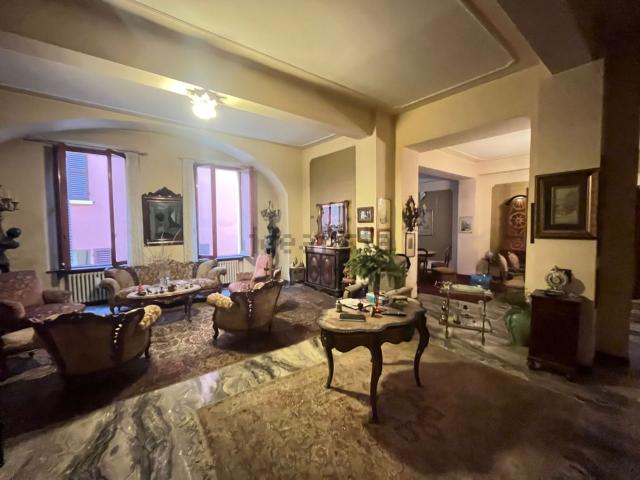 Appartamento in vendita di 160 m² in Via Gabriele Falloppia