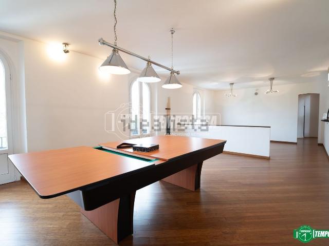 Appartamento in vendita di 160 m² in Via Giuseppe Garibaldi, 38