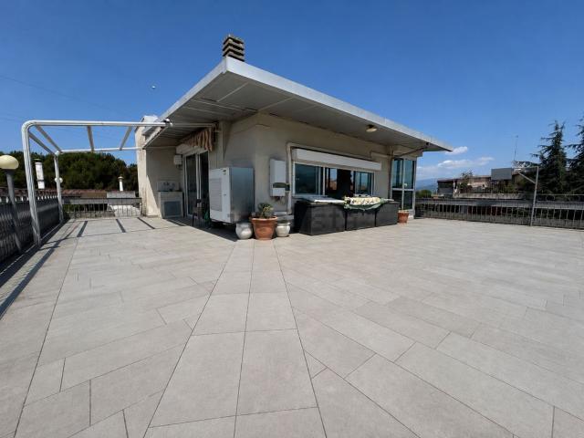 Appartamento in vendita di 160 m² in Via Giuseppe di Vittorio