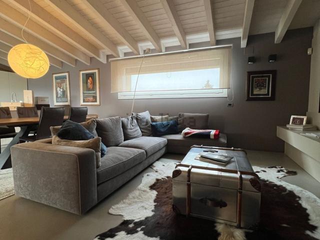 Appartamento in vendita di 160 m² in Via Giuseppe Manfredi