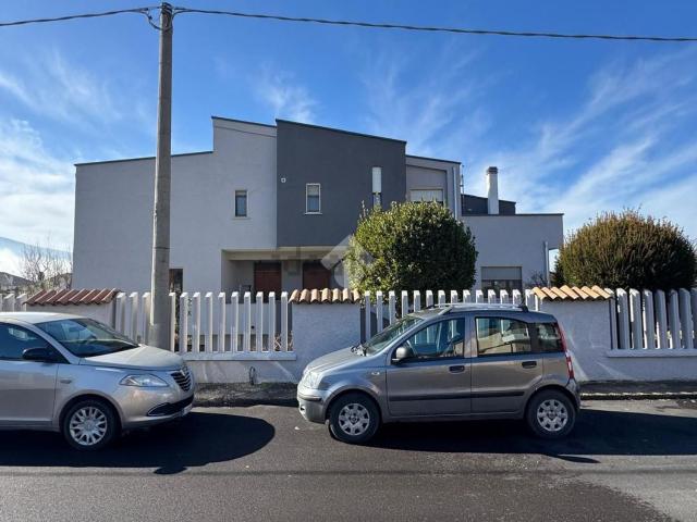 Appartamento in vendita di 160 m² in Via Giuseppe Parini, 15