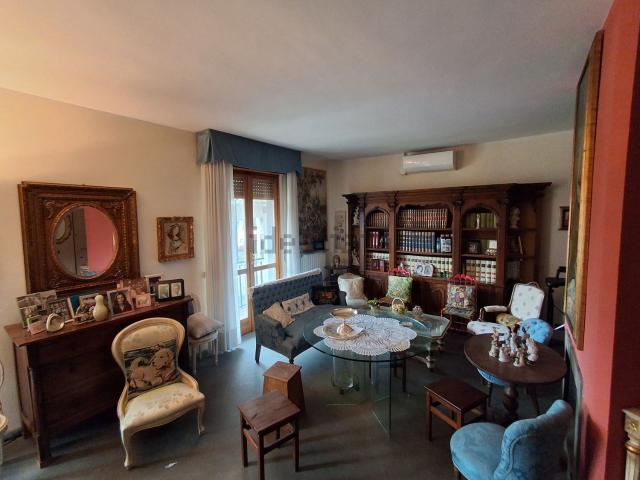 Appartamento in vendita di 160 m² in Via Giuseppe Romita